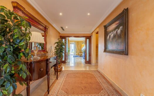 Villa in first line in Sonnenland with breathtaking views for sale