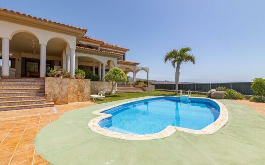 Villa in first line in Sonnenland with breathtaking views for sale