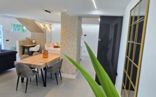Semi-Detached Corner Chalet in El Doral – Sonnenland with Holiday Rental License (VV)