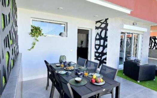 Semi-Detached Corner Chalet in El Doral – Sonnenland with Holiday Rental License (VV)
