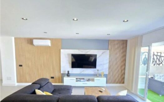 Semi-Detached Corner Chalet in El Doral – Sonnenland with Holiday Rental License (VV)