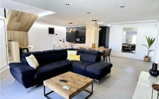 Semi-Detached Corner Chalet in El Doral – Sonnenland with Holiday Rental License (VV)