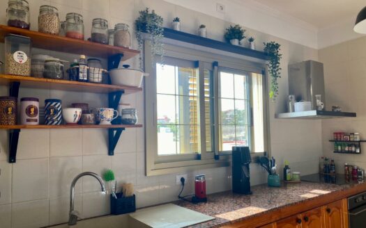 Casa con encanto y terraza en Marzagán