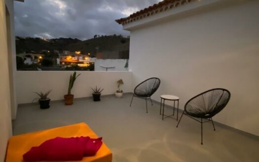 Casa con encanto y terraza en Marzagán