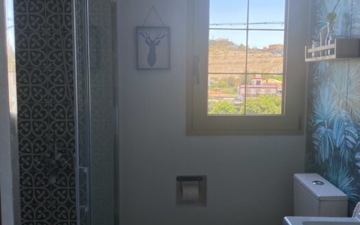 Casa con encanto y terraza en Marzagán