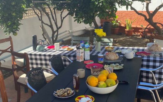 Casa con encanto y terraza en Marzagán