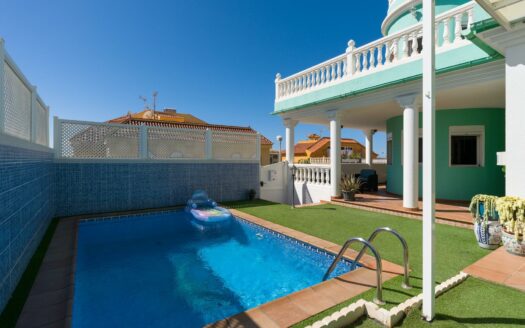✨ Villa de ensueño con vistas panorámicas en San Fernando de Maspalomas