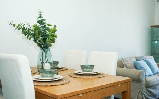 Vistas panorámicas que emocionan – piscina climatizada y posibilidad de licencia VV