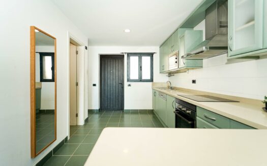 Vistas panorámicas que emocionan – piscina climatizada y posibilidad de licencia VV