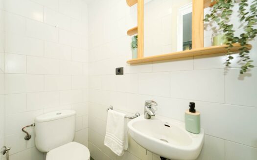 Vistas panorámicas que emocionan – piscina climatizada y posibilidad de licencia VV