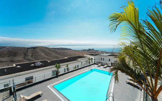 Vistas panorámicas que emocionan – piscina climatizada y posibilidad de licencia VV