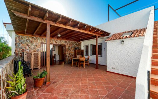 Unique Property with Rooftop Terrace in Exclusive Pasito Blanco