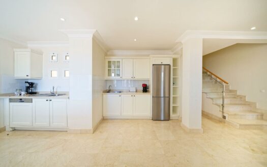 LUXURIOUS PENTHOUSE OF TOTAL 250 M2 WITH 3 BEDROOMS AND SEA VIEWS IN MONTE CARRERA, LOWER LOMA DOS