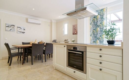 LUXURIOUS PENTHOUSE OF TOTAL 250 M2 WITH 3 BEDROOMS AND SEA VIEWS IN MONTE CARRERA, LOWER LOMA DOS