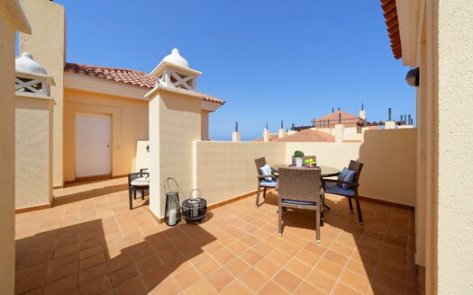 LUXURIOUS PENTHOUSE OF TOTAL 250 M2 WITH 3 BEDROOMS AND SEA VIEWS IN MONTE CARRERA, LOWER LOMA DOS