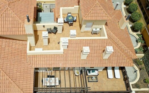 LUXURIOUS PENTHOUSE OF TOTAL 250 M2 WITH 3 BEDROOMS AND SEA VIEWS IN MONTE CARRERA, LOWER LOMA DOS