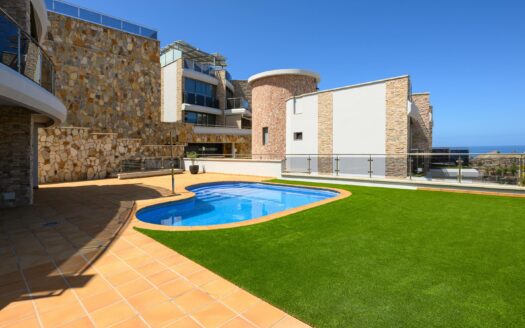 Exclusive Villa with Panoramic Views in Tauro