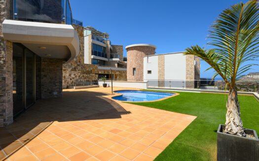 Exclusive Villa with Panoramic Views in Tauro