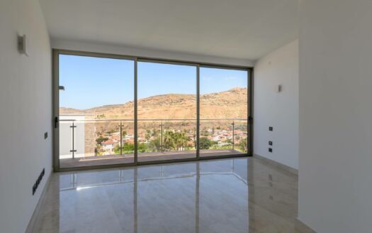 Exclusive Villa with Panoramic Views in Tauro