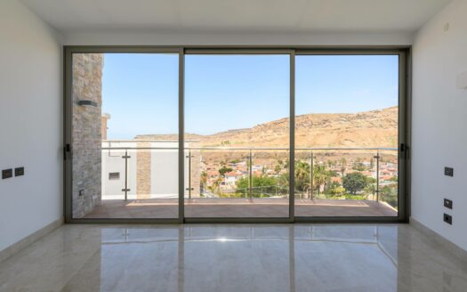 Exclusive Villa with Panoramic Views in Tauro