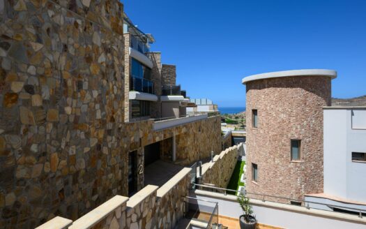 Exclusive Villa with Panoramic Views in Tauro