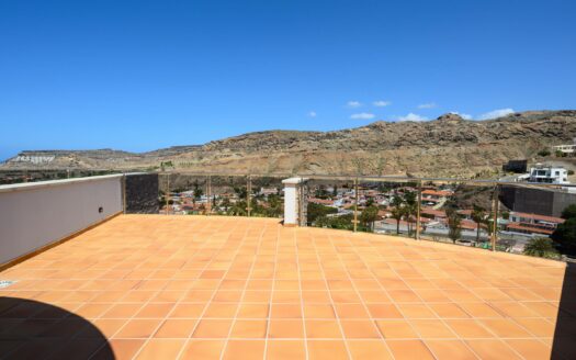 Exclusive Villa with Panoramic Views in Tauro