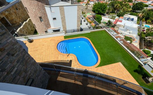 Exclusive Villa with Panoramic Views in Tauro