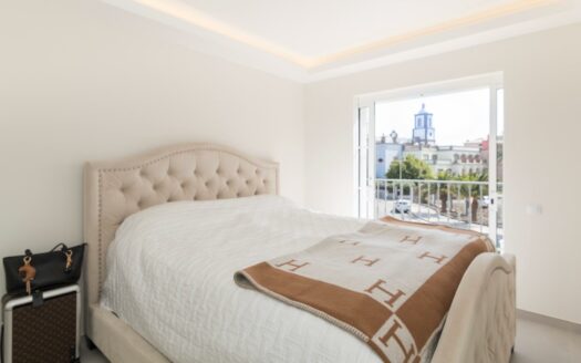 VILLA DE LUJO RECIÉN RENOVADA A POCOS PASOS DEL CENTRO DE MELONERAS. PISCINA PRIVADA CLIMATIZADA. GARAJE TRIPLE. UBICACIÓN PRIVILEGADA FRENTE A VILLA DEL CONDE.