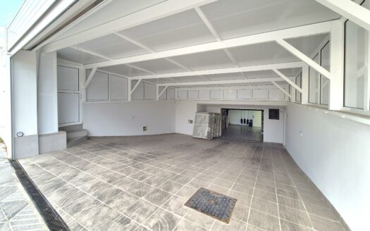 VILLA DE LUJO RECIÉN RENOVADA A POCOS PASOS DEL CENTRO DE MELONERAS. PISCINA PRIVADA CLIMATIZADA. GARAJE TRIPLE. UBICACIÓN PRIVILEGADA FRENTE A VILLA DEL CONDE.