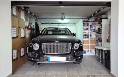 VILLA DE LUJO RECIÉN RENOVADA A POCOS PASOS DEL CENTRO DE MELONERAS. PISCINA PRIVADA CLIMATIZADA. GARAJE TRIPLE. UBICACIÓN PRIVILEGADA FRENTE A VILLA DEL CONDE.