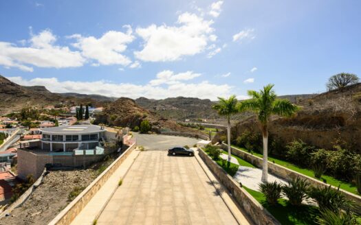 Stunning Hilltop Property in Tauro – Endless Views & Huge Potential