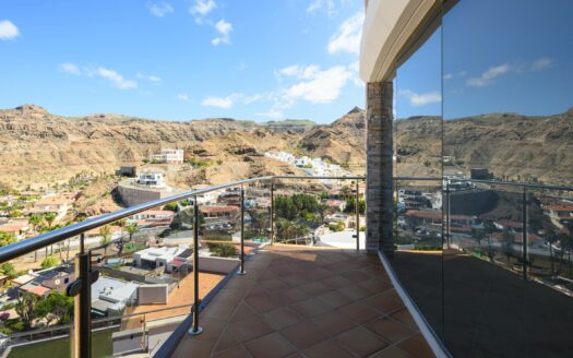 Stunning Hilltop Property in Tauro – Endless Views & Huge Potential