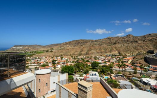 Stunning Hilltop Property in Tauro – Endless Views & Huge Potential