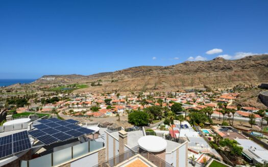 Stunning Hilltop Property in Tauro – Endless Views & Huge Potential