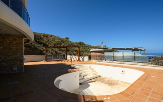 Stunning Hilltop Property in Tauro – Endless Views & Huge Potential
