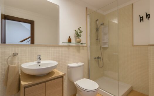 Penthouse with large terrace on private rooftop in Monte Lentiscal