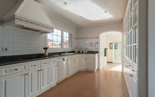 Detached chalet with pool and garden in La Garita