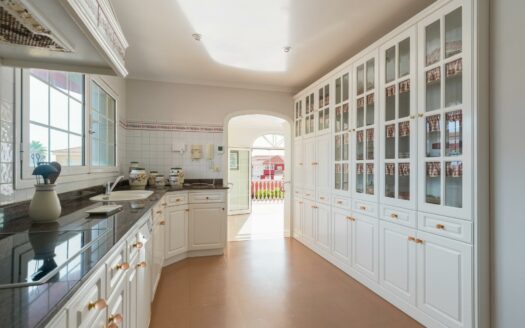 Detached chalet with pool and garden in La Garita