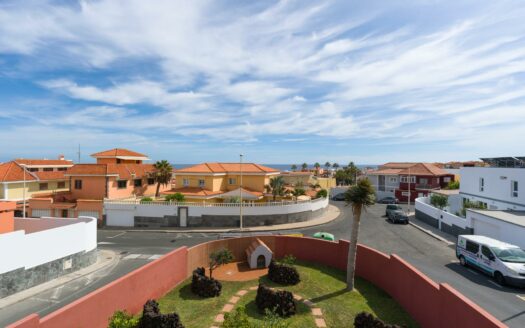 Detached chalet with pool and garden in La Garita