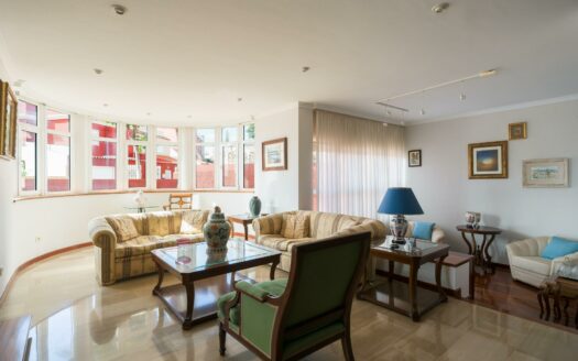 Detached chalet with pool and garden in La Garita