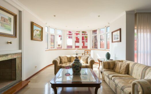 Detached chalet with pool and garden in La Garita