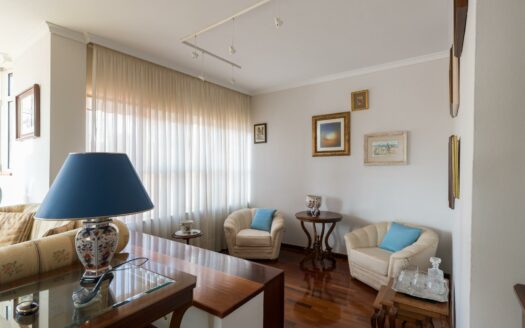 Detached chalet with pool and garden in La Garita