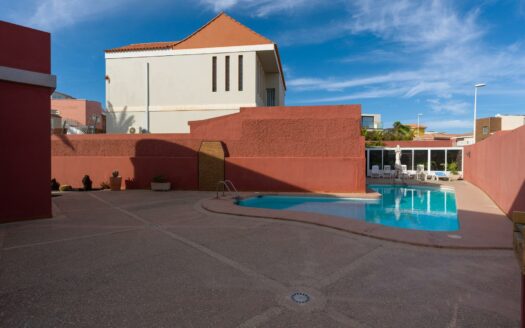 Detached chalet with pool and garden in La Garita