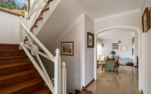 Detached chalet with pool and garden in La Garita