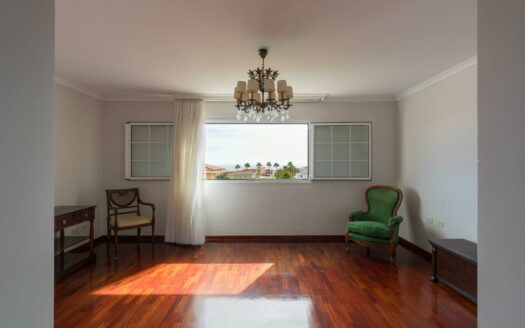 Detached chalet with pool and garden in La Garita