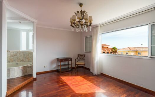 Detached chalet with pool and garden in La Garita