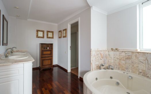 Detached chalet with pool and garden in La Garita