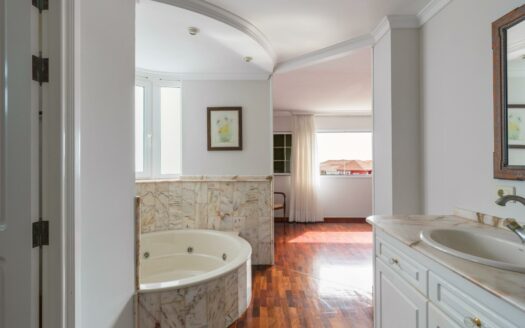 Detached chalet with pool and garden in La Garita