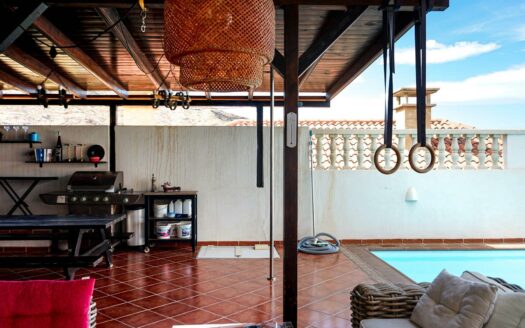 Villa en Tauro con vistas al mar y cerca del campo de golf