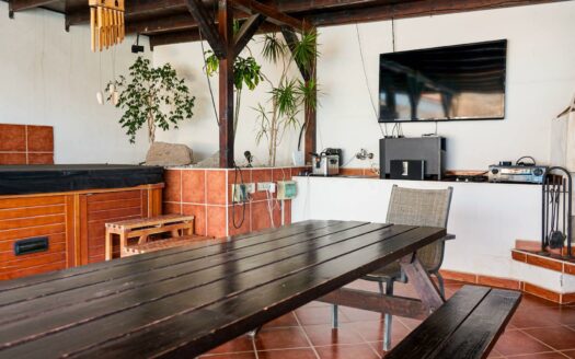 Villa en Tauro con vistas al mar y cerca del campo de golf